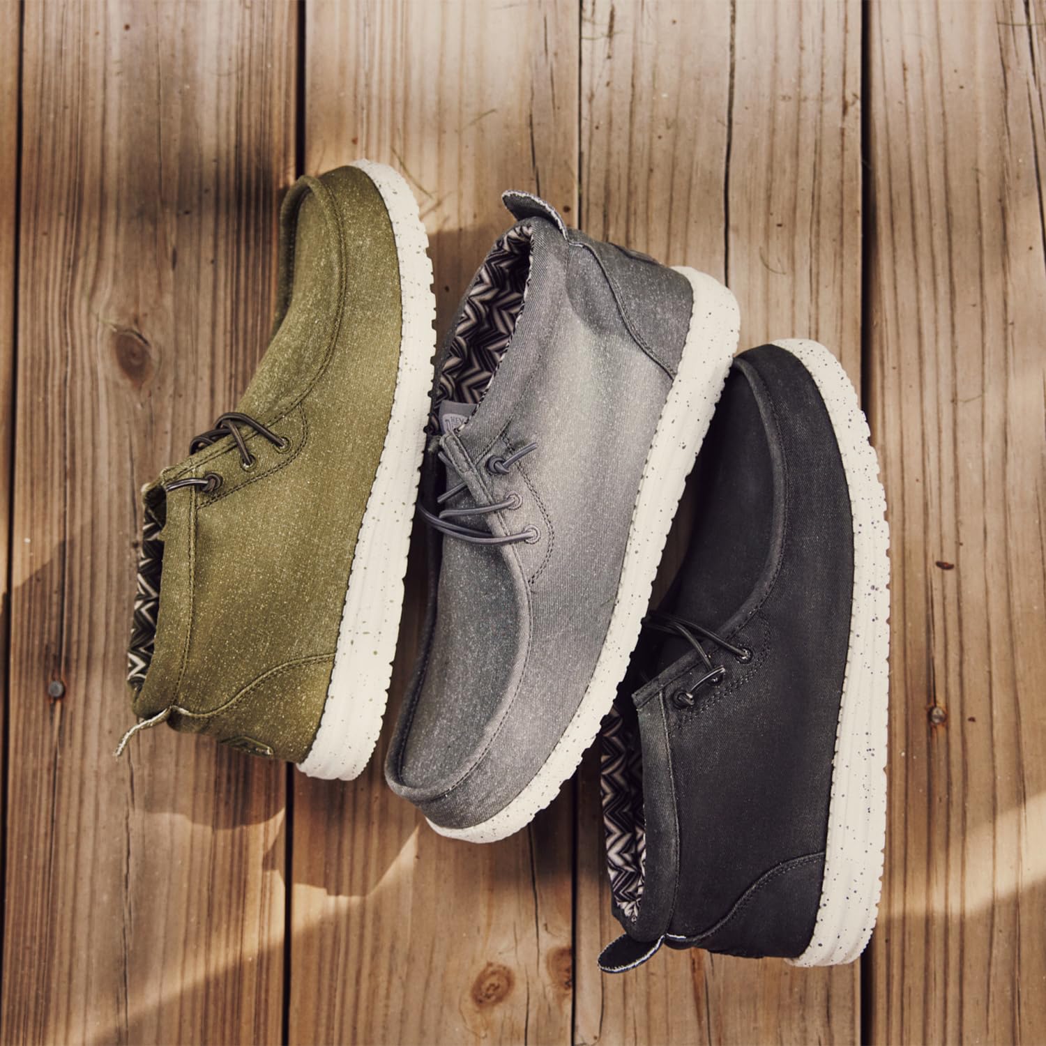 HEYDUDE Men's Wally Mid Stretch, Pull on Boots, Comfortable & Light-Weight