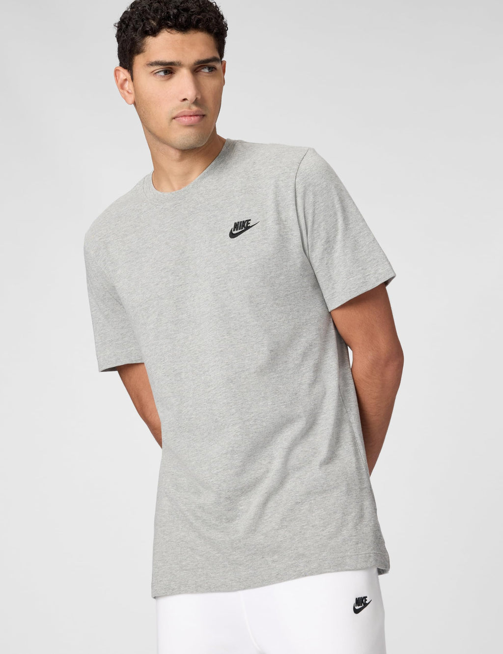 Nike Men's Sportswear Club T-Shirt