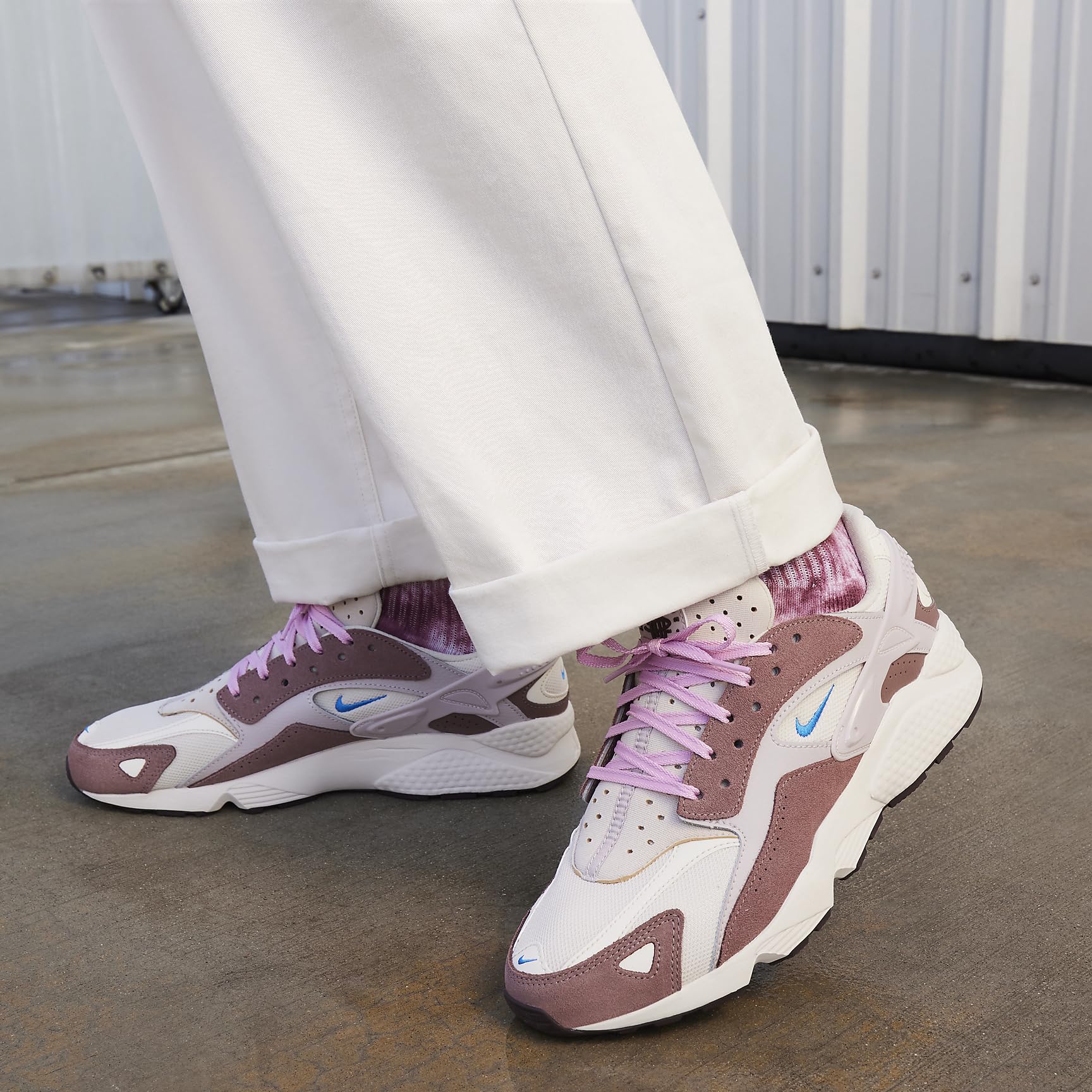 Nike Air Huarache Runner Men's Shoes (DZ3306-101, Light Orewood Brown/Earth/Smokey Mauve) Size 10.5