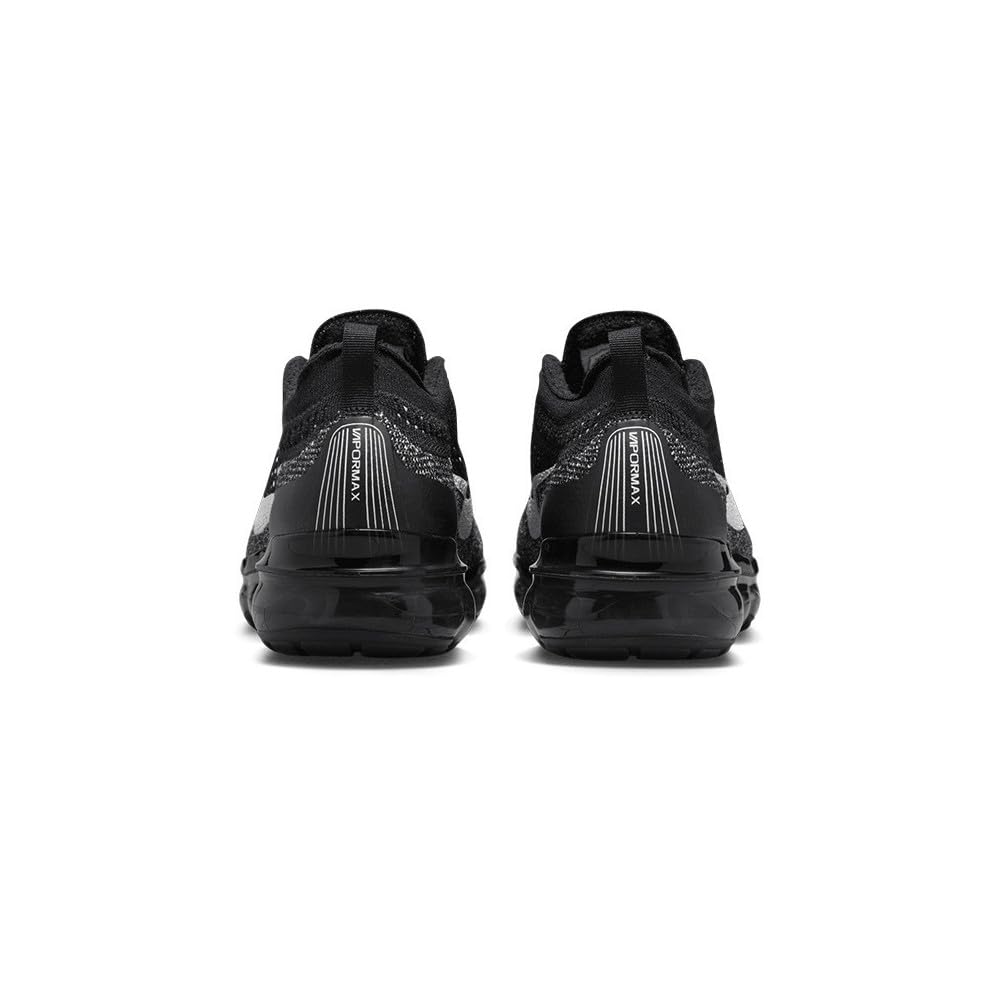 Nike Men's Basketball Sneaker