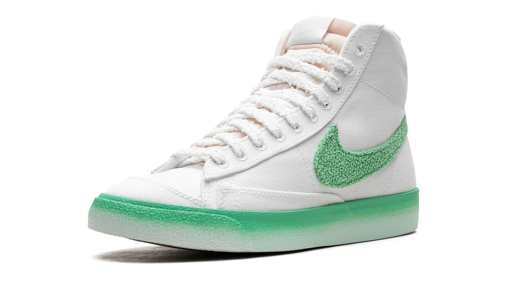 Nike Women's Blazer Mid '77 Sneaker