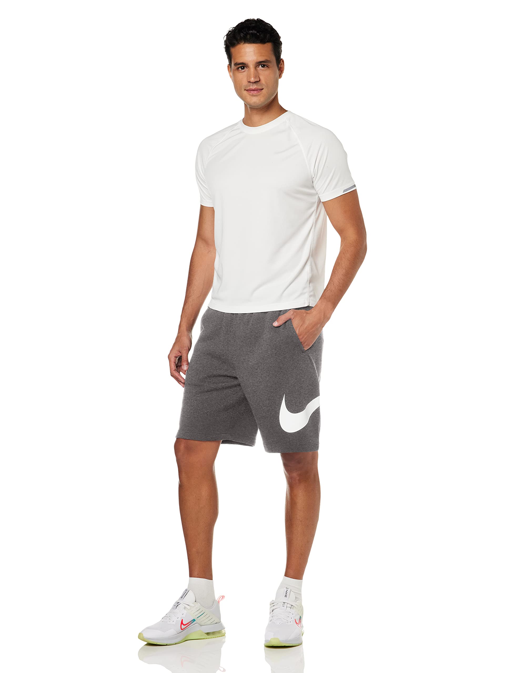 Nike Men's Sportswear Club Short Basketball Graphic