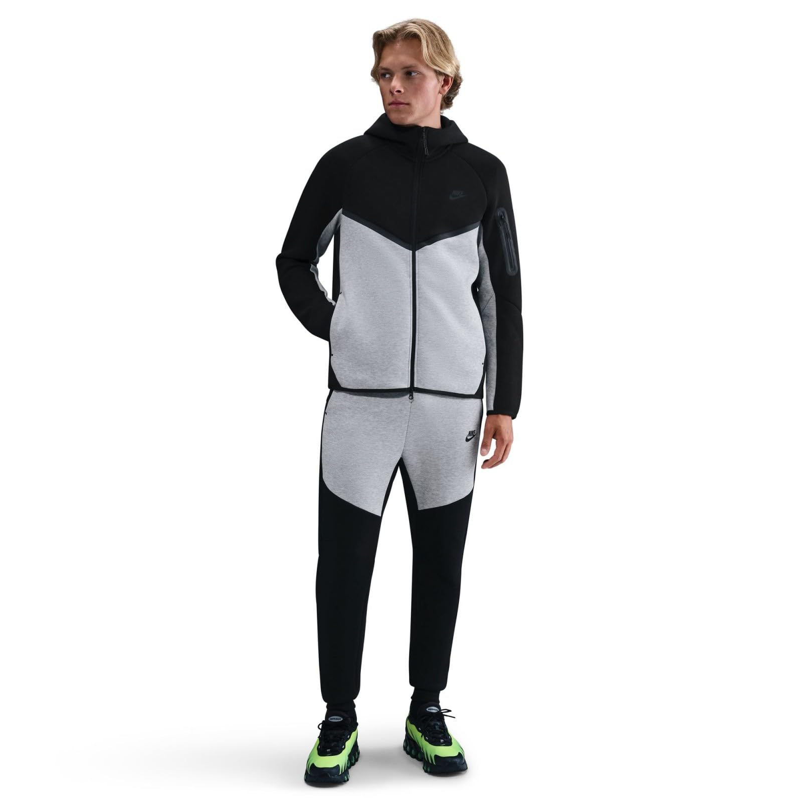 Nike Tech Men's Full-Zip Windrunner Hoodie (HV0949-011, Black/Dark Grey Heather/Black)