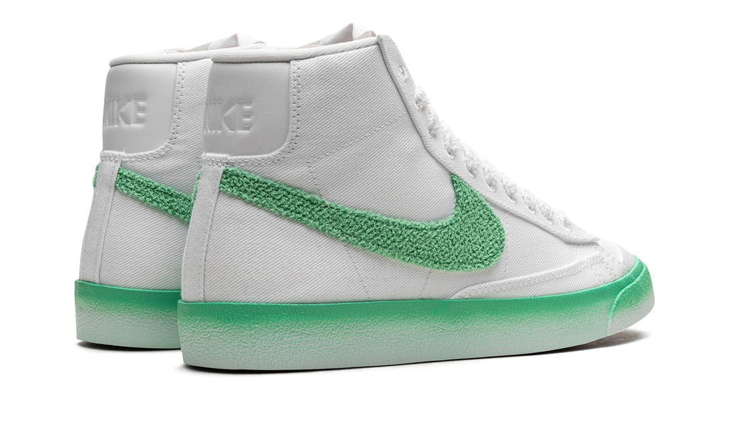 Nike Women's Blazer Mid '77 Sneaker