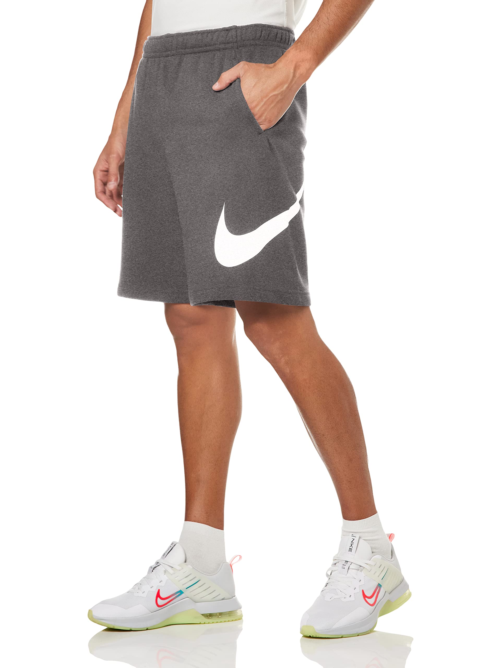 Nike Men's Sportswear Club Short Basketball Graphic