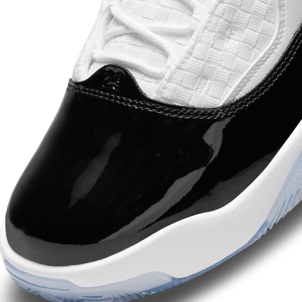 NIKE Men's Basketball Shoe