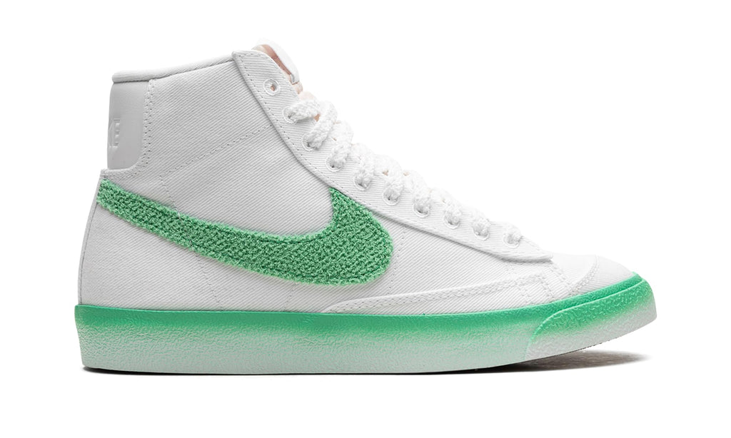Nike Women's Blazer Mid '77 Sneaker