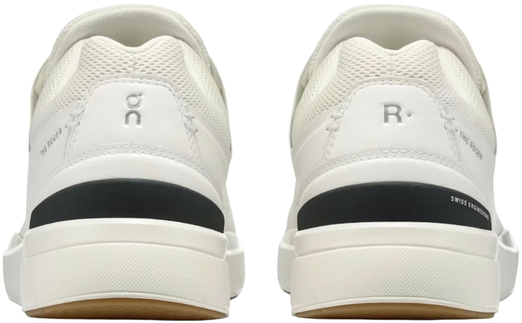 On Women's The Roger Advantage Sneakers