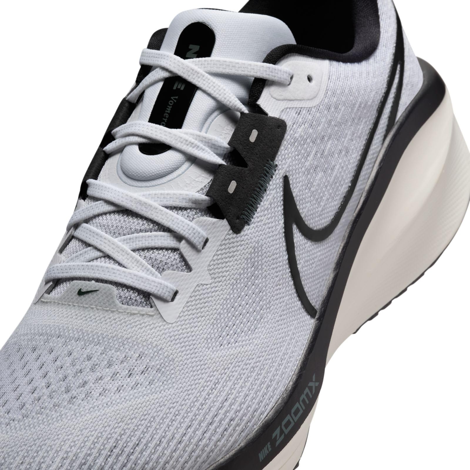 Nike Men's Vomero 17 Running Shoes